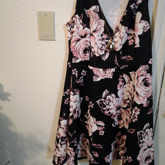 Maxi Dress - Picture 2 of 2